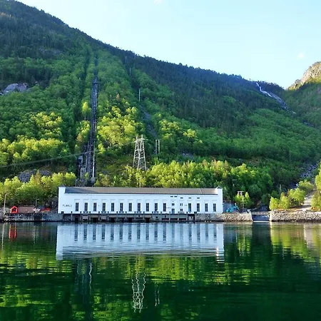 אכסניה Florli 4444 *