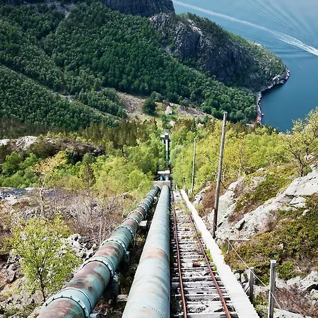 אכסניה Florli 4444 *