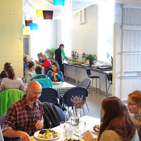 Florli 4444 אכסניה *