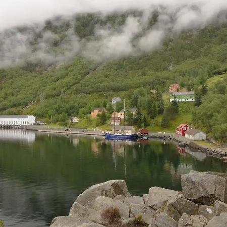 אכסניה Florli 4444 *