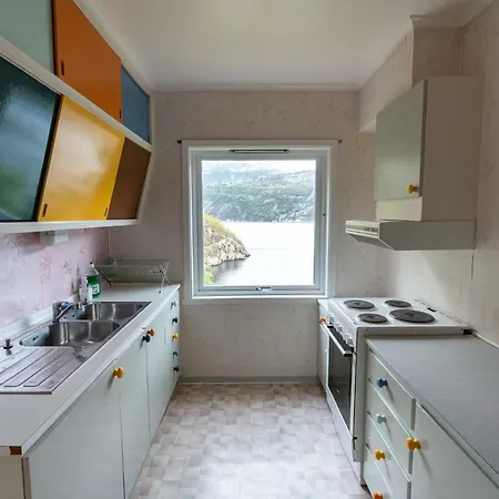 Florli 4444 אכסניה *