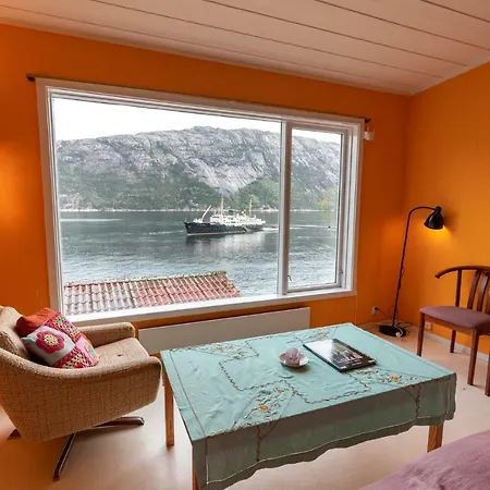 Florli 4444 אכסניה Floyrli