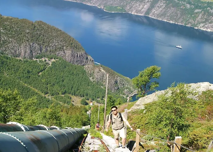 Flørli 4444 * Floyrli